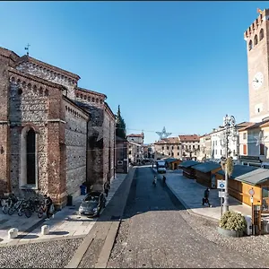 https://ca-garibaldi-rooms.hotelinveneto.com